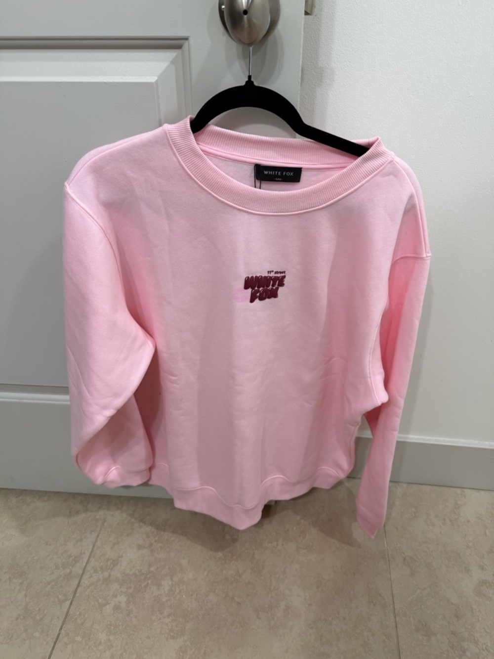 White Fox S/M Pink Sweatshirt. 💕⚡️